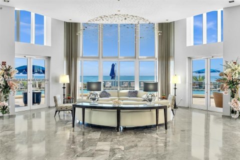 Condo in Sunny Isles Beach, Florida, 2 bedrooms  № 1752110 - photo 29
