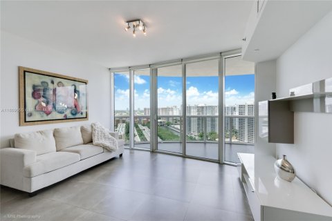 Condo in Sunny Isles Beach, Florida, 2 bedrooms  № 1752110 - photo 6
