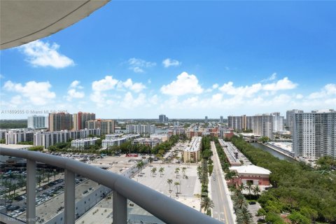Condo in Sunny Isles Beach, Florida, 2 bedrooms  № 1752110 - photo 20