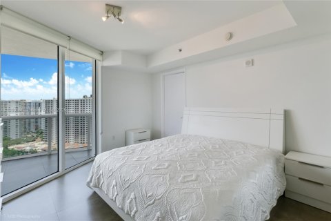 Condo in Sunny Isles Beach, Florida, 2 bedrooms  № 1752110 - photo 16