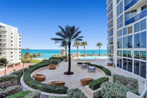 Condo in Sunny Isles Beach, Florida, 2 bedrooms  № 1752110 - photo 25