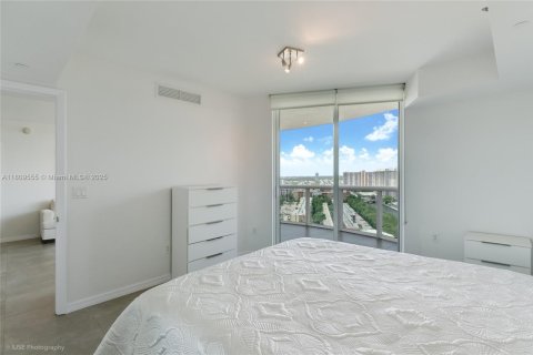 Condo in Sunny Isles Beach, Florida, 2 bedrooms  № 1752110 - photo 17