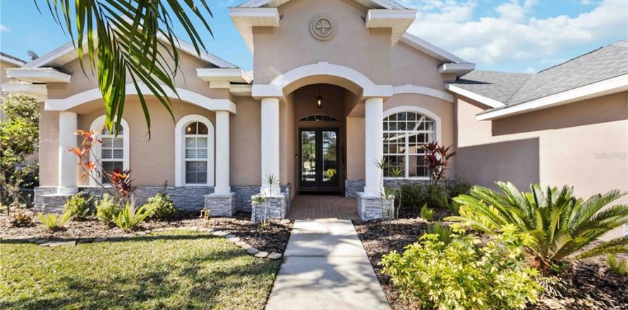 House in Bradenton, Florida 3 bedrooms, 228.73 sq.m. № 1718009