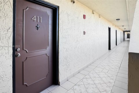 Купить кондоминиум в Майами, Флорида 2 спальни, 90.3м2, № 2019347 - фото 23