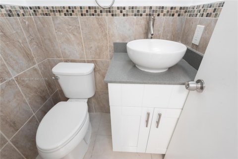 Купить кондоминиум в Майами, Флорида 2 спальни, 90.3м2, № 2019347 - фото 14