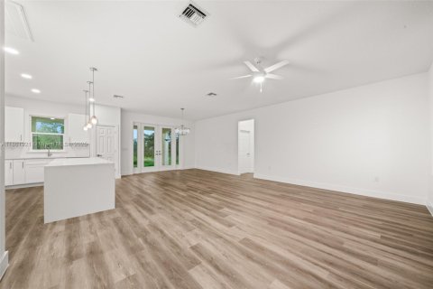 Villa ou maison à vendre à Sebring, Floride: 3 chambres, 156.73 m2 № 1925349 - photo 4