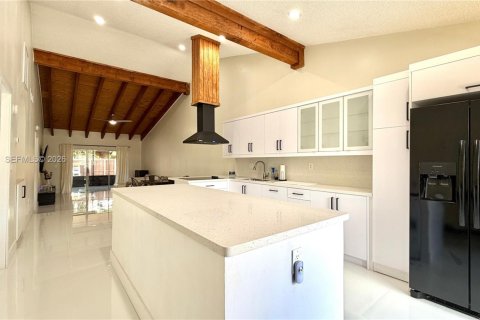 Купить таунхаус в Пемброк-Пайнс, Флорида 2 спальни, 111.11м2, № 2010141 - фото 2