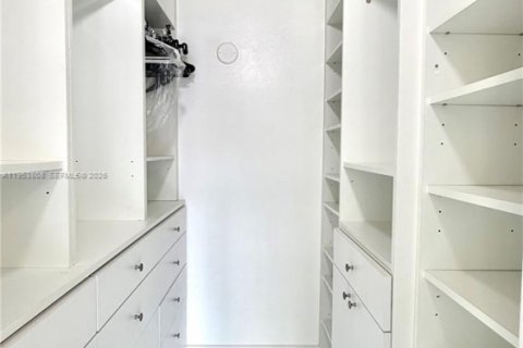 Купить таунхаус в Пемброк-Пайнс, Флорида 2 спальни, 111.11м2, № 2010141 - фото 9