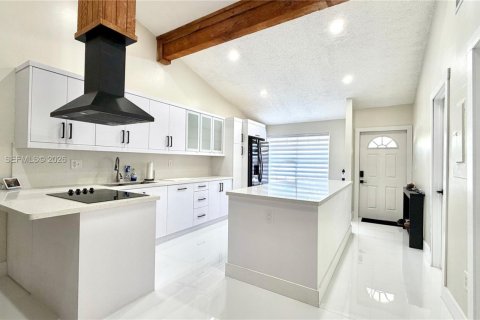 Купить таунхаус в Пемброк-Пайнс, Флорида 2 спальни, 111.11м2, № 2010141 - фото 3