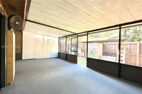 Купить таунхаус в Пемброк-Пайнс, Флорида 2 спальни, 111.11м2, № 2010141 - фото 26