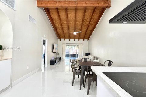 Купить таунхаус в Пемброк-Пайнс, Флорида 2 спальни, 111.11м2, № 2010141 - фото 19