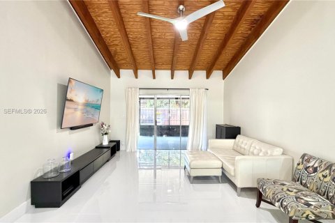 Купить таунхаус в Пемброк-Пайнс, Флорида 2 спальни, 111.11м2, № 2010141 - фото 21