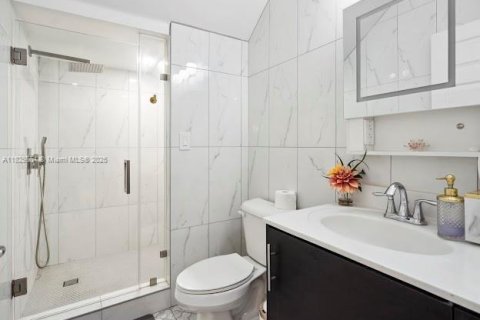 Снять в аренду виллу или дом в Дорал, Флорида 5 спален, 205.31м2, № 1977566 - фото 11