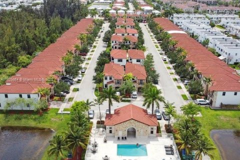 Снять в аренду виллу или дом в Дорал, Флорида 5 спален, 205.31м2, № 1977566 - фото 29