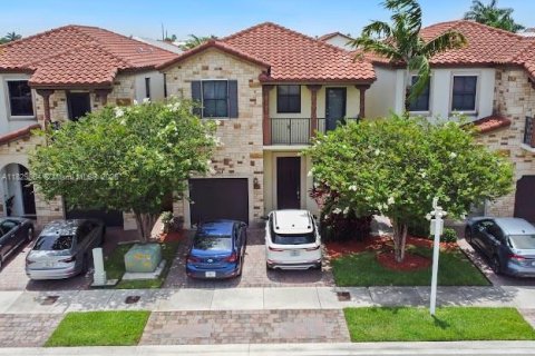 Снять в аренду виллу или дом в Дорал, Флорида 5 спален, 205.31м2, № 1977566 - фото 26