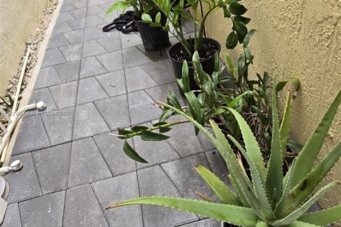 Снять в аренду виллу или дом в Дорал, Флорида 5 спален, 205.31м2, № 1977566 - фото 25