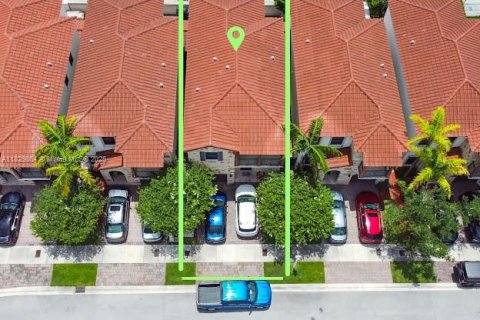 Снять в аренду виллу или дом в Дорал, Флорида 5 спален, 205.31м2, № 1977566 - фото 30