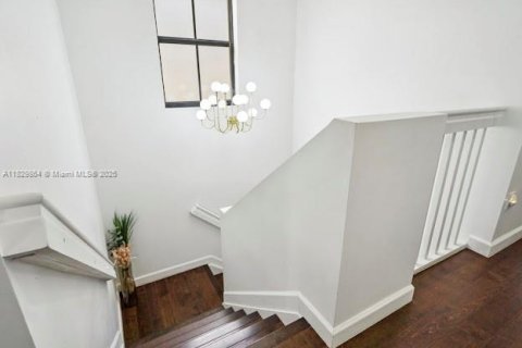 Снять в аренду виллу или дом в Дорал, Флорида 5 спален, 205.31м2, № 1977566 - фото 13