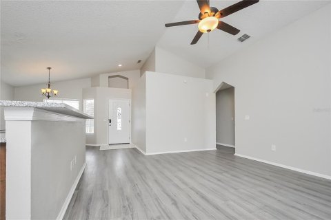 Casa en alquiler en Spring Hill, Florida, 3 dormitorios, 125.51 m2 № 1905040 - foto 16