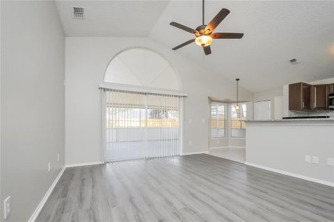 Casa en alquiler en Spring Hill, Florida, 3 dormitorios, 125.51 m2 № 1905040 - foto 2