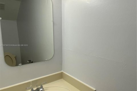 Condo in Miami, Florida, 2 bedrooms  № 1921432 - photo 14