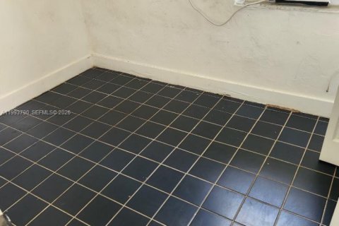 Casa en alquiler en Fort Lauderdale, Florida, 3 dormitorios, 114.46 m2 № 2055478 - foto 5