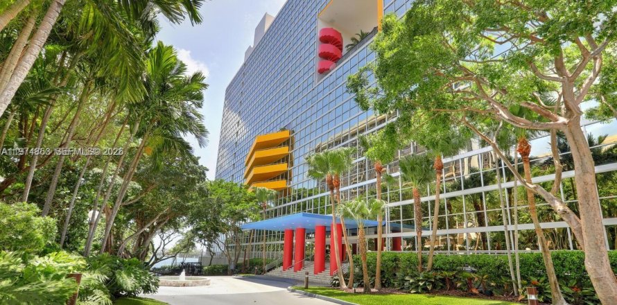 Condo in Miami, Florida, 2 bedrooms  № 2036136