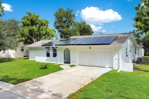 House in Casselberry, Florida 4 bedrooms, 147.44 sq.m. № 1918214 - photo 2
