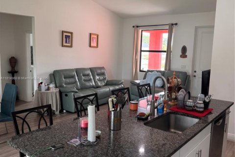 Villa ou maison à vendre à Lehigh Acres, Floride: 3 chambres, 185.8 m2 № 1966632 - photo 8