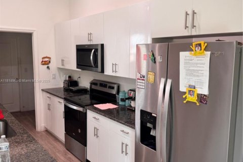 Villa ou maison à vendre à Lehigh Acres, Floride: 3 chambres, 185.8 m2 № 1966632 - photo 9