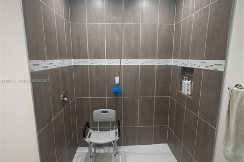 Villa ou maison à vendre à Lehigh Acres, Floride: 3 chambres, 185.8 m2 № 1966632 - photo 26