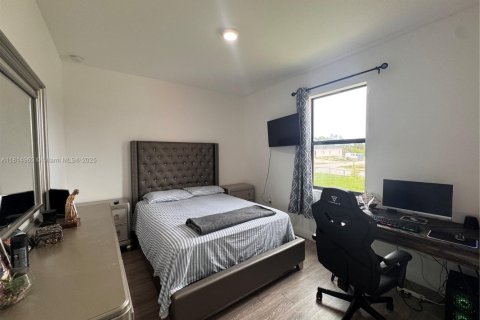 Villa ou maison à vendre à Lehigh Acres, Floride: 3 chambres, 185.8 m2 № 1966632 - photo 16