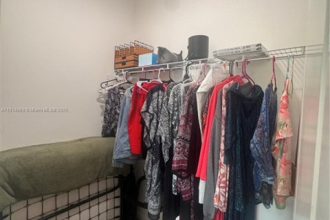 Villa ou maison à vendre à Lehigh Acres, Floride: 3 chambres, 185.8 m2 № 1966632 - photo 24