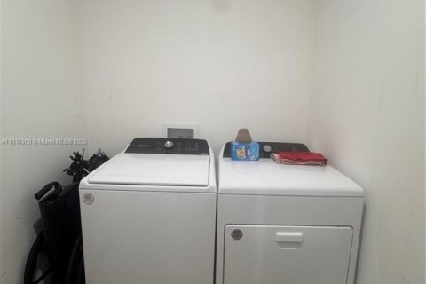 Villa ou maison à vendre à Lehigh Acres, Floride: 3 chambres, 185.8 m2 № 1966632 - photo 18