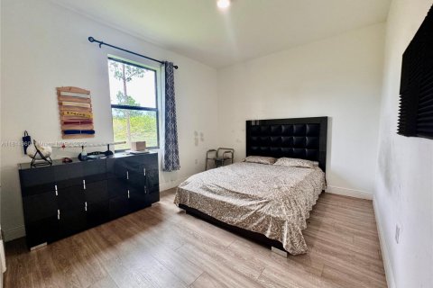 Villa ou maison à vendre à Lehigh Acres, Floride: 3 chambres, 185.8 m2 № 1966632 - photo 15