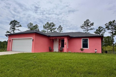 Villa ou maison à vendre à Lehigh Acres, Floride: 3 chambres, 185.8 m2 № 1966632 - photo 1