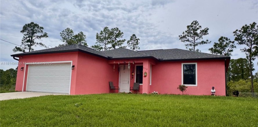 Villa ou maison à Lehigh Acres, Floride 3 chambres, 185.8 m2 № 1966632