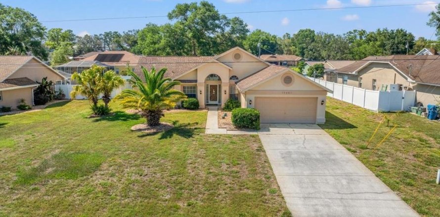House in Spring Hill, Florida 3 bedrooms, 151.62 sq.m. № 1778948