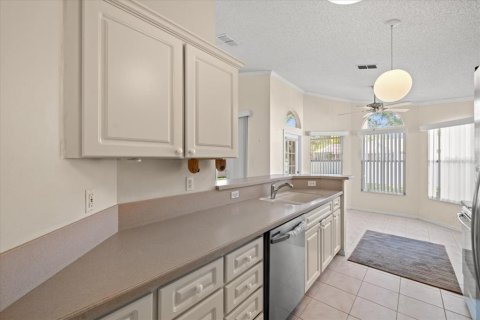 House in Spring Hill, Florida 3 bedrooms, 151.62 sq.m. № 1778948 - photo 19