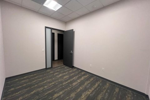 Immobilier commercial à louer à Orlando, Floride: 174.56 m2 № 2148046 - photo 17
