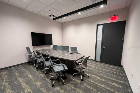 Immobilier commercial à louer à Orlando, Floride: 174.56 m2 № 2148046 - photo 6