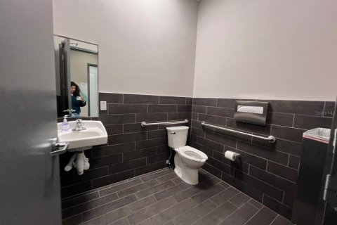 Immobilier commercial à louer à Orlando, Floride: 174.56 m2 № 2148046 - photo 10