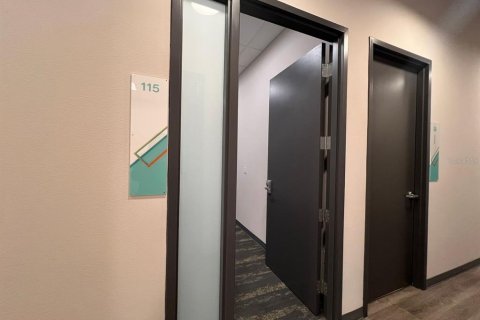 Immobilier commercial à louer à Orlando, Floride: 174.56 m2 № 2148046 - photo 19