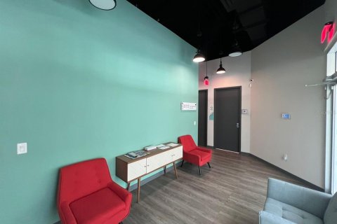 Immobilier commercial à louer à Orlando, Floride: 174.56 m2 № 2148046 - photo 4