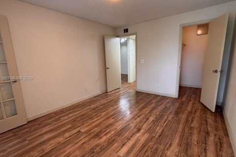 Copropriété à louer à Sunrise, Floride: 1 chambre, 69.03 m2 № 2431385 - photo 11