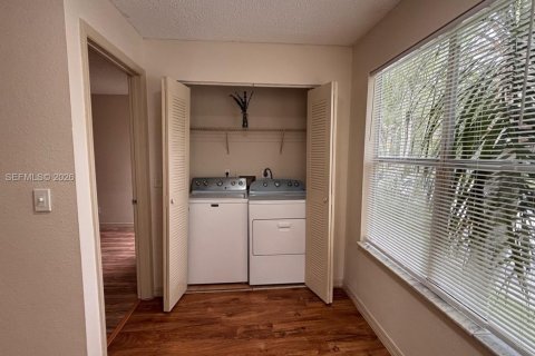 Copropriété à louer à Sunrise, Floride: 1 chambre, 69.03 m2 № 2431385 - photo 5