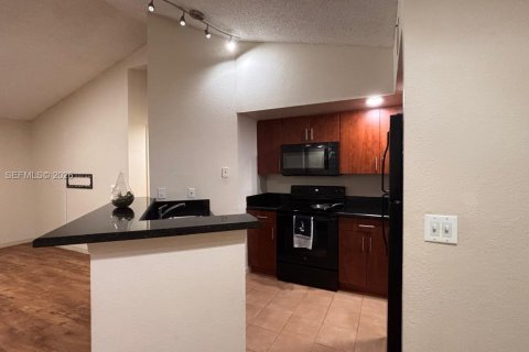 Copropriété à louer à Sunrise, Floride: 1 chambre, 69.03 m2 № 2431385 - photo 2