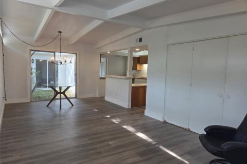 Villa ou maison à vendre à Gainesville, Floride: 4 chambres, 147.25 m2 № 2400495 - photo 2