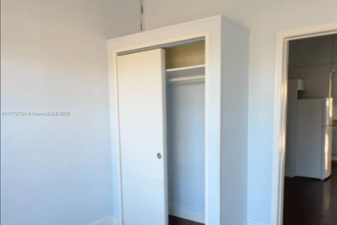 Снять в аренду квартиру в Хомстед, Флорида 1 спальня, 386.38м2, № 1958566 - фото 3