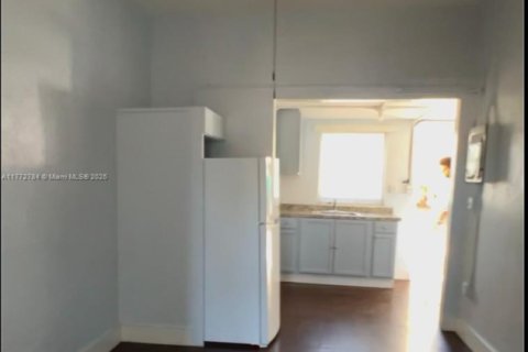 Снять в аренду квартиру в Хомстед, Флорида 1 спальня, 386.38м2, № 1958566 - фото 4